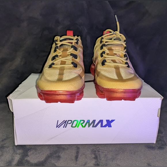 Nike Vapormax "Crimson Gold," NWT, Vintage Nike - Picture 3 of 14